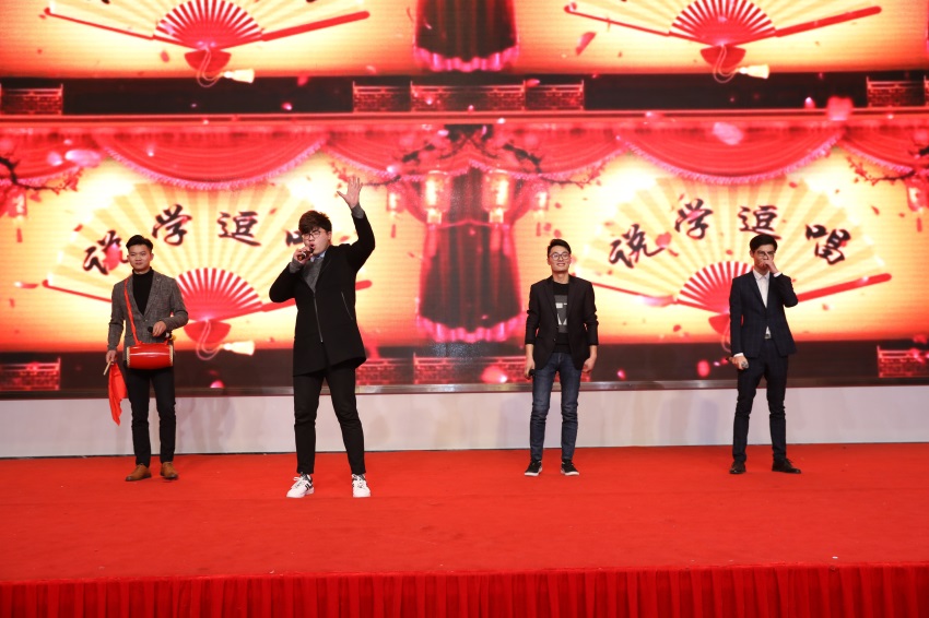 攜手并進(jìn) 共創(chuàng)未來(lái) ——2019蒙納驅(qū)動(dòng)新春年會(huì)盛大開(kāi)啟